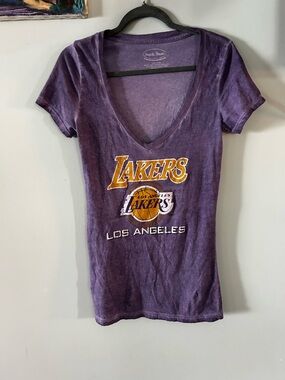 Los Angeles Lakers Women's Purple DEEP V-Neck Tee NWOT